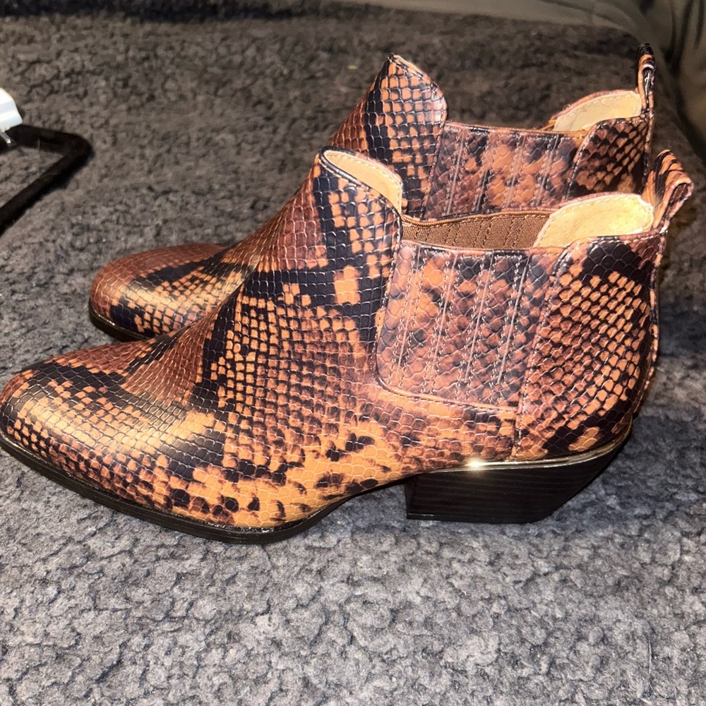 Size 7 ankle boots